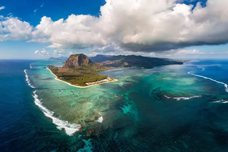 Shutterstock 2463212727 (1)